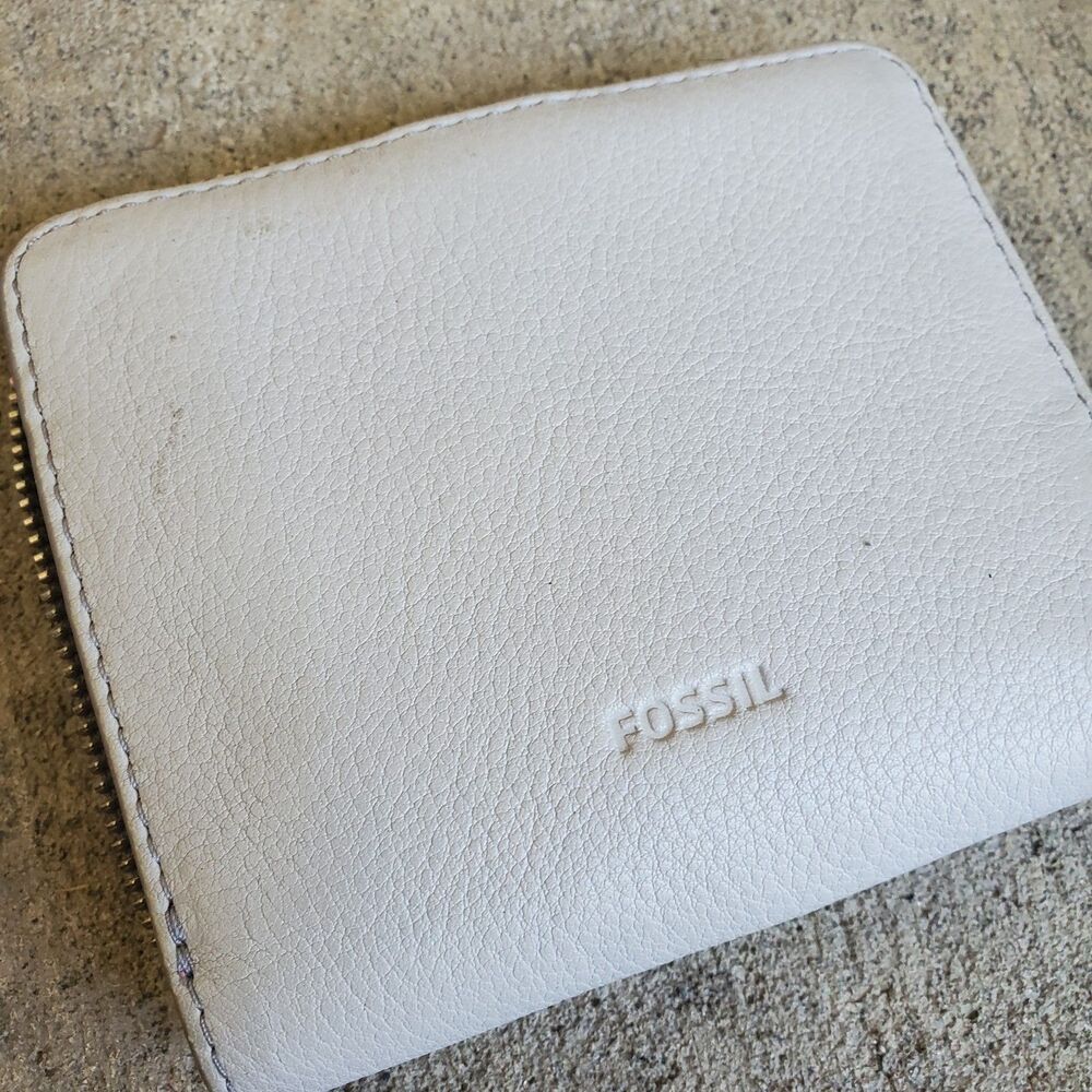 Fossil Leather Mini RFID Grey Wallet Fair Condition
